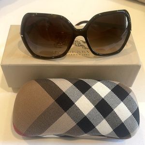 Authentic Tortoise shell Burberry Sunglasses with case